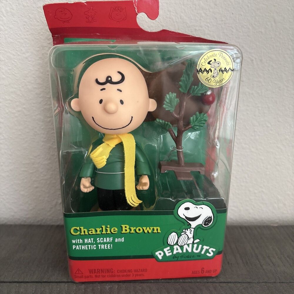 Peanuts Gang 60 Years Charlie Brown Poseable Set Hat, Scarf, Pathetic Tree NEW